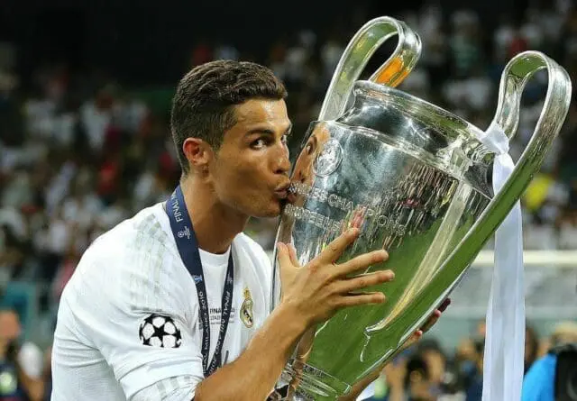 Футболка Реал Мадрид 2015-2016 РЕТРО Лига Чемпионов