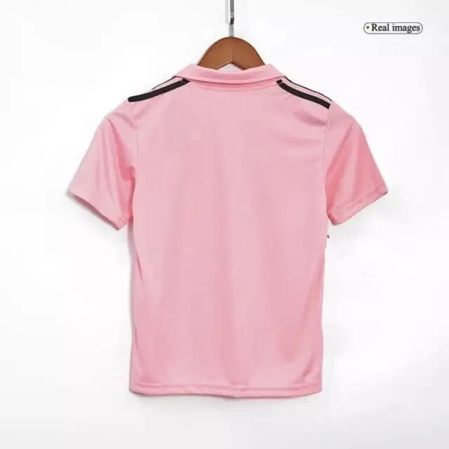 a pink shirt on a swinger