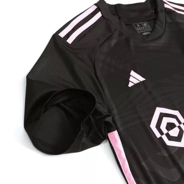 a black and pink sports jersey