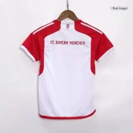 a red and white shirt on a swinger