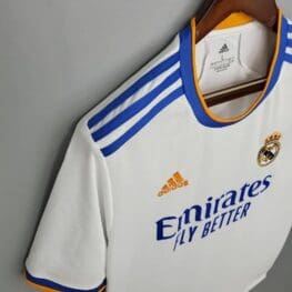 Футбольная форма Реал Мадрид 2021-2022 с именем и номером