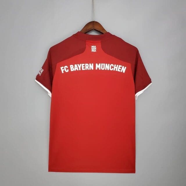 Футбольная форма Бавария Мюнхен 2021-2022 с гетрами