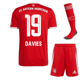 Футбольная форма Дейвис Бавария Мюнхен 2023 года с гетрами