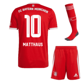 Футбольная форма Маттеус Бавария Мюнхен 2023 года с гетрами