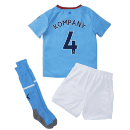 Детская футбольная форма Компани Манчестер Сити 2023 года с гетрами