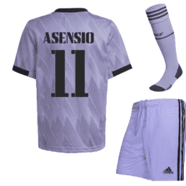 Гостевая футбольная форма Асенсио Реал Мадрид 2023 года с гетрами