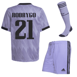 Гостевая футбольная форма Родриго Реал Мадрид 2023 года с гетрами