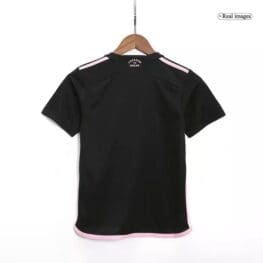 a black shirt with pink trim on a swinger