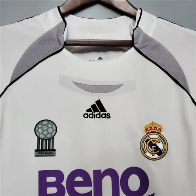 real madrid 2006 07 home jersey 4 1000x1000 1.jpg