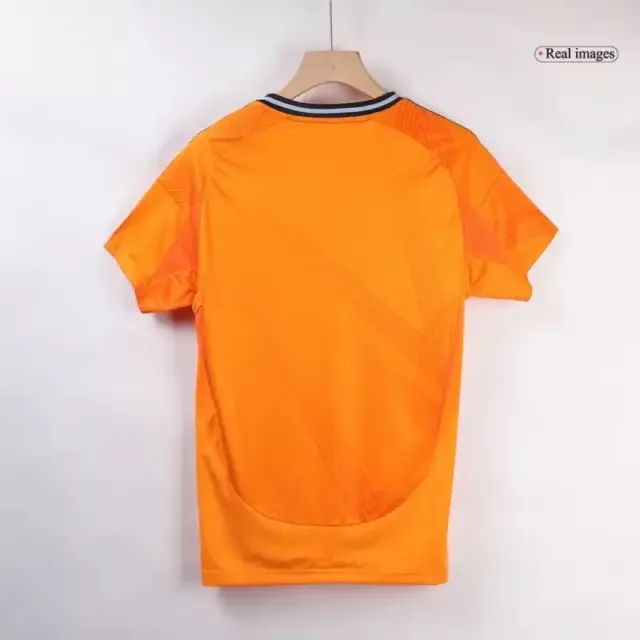 Оранжевая футбольная форма Реал Мадрид