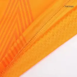 Оранжевая футбольная форма Реал Мадрид с гетрами