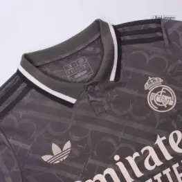 Детская футбольная форма Реал Мадрид Серая с гетрами